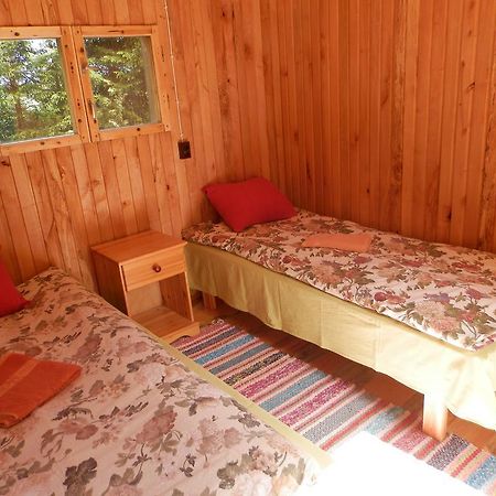 Ala-Laugu Holiday Home Leisi Buitenkant foto