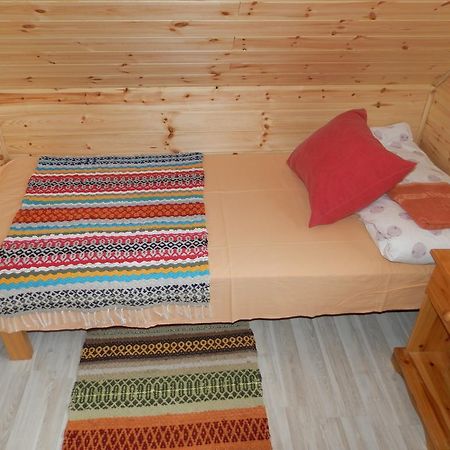 Ala-Laugu Holiday Home Leisi Buitenkant foto