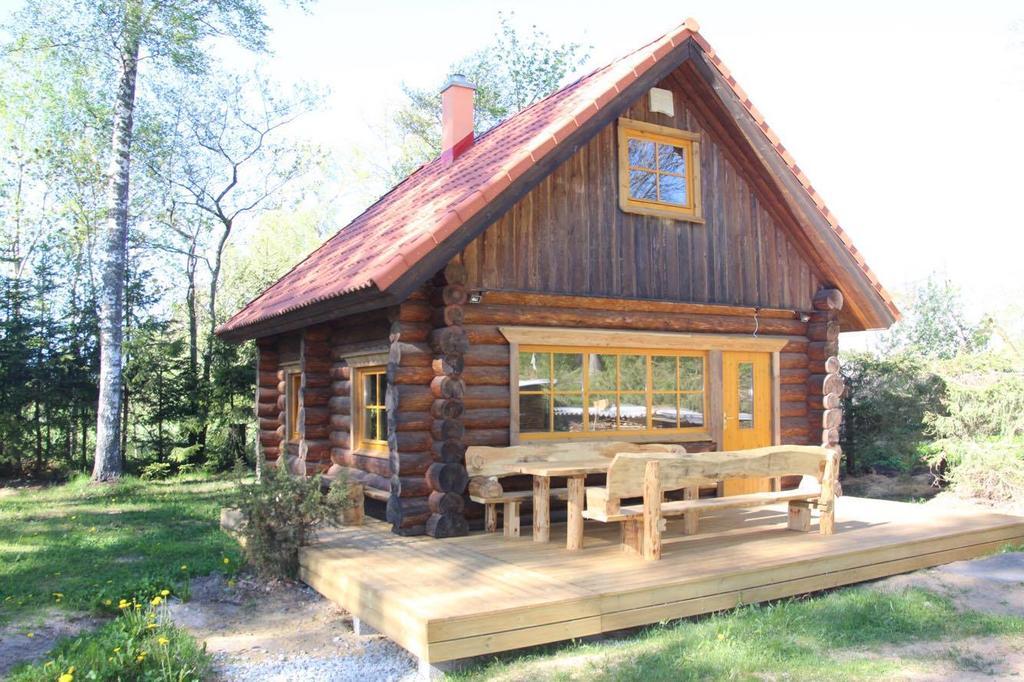 Ala-Laugu Holiday Home Leisi Buitenkant foto