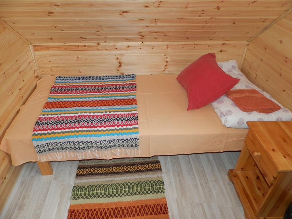 Ala-Laugu Holiday Home Leisi Buitenkant foto