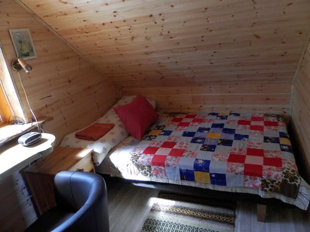 Ala-Laugu Holiday Home Leisi Buitenkant foto