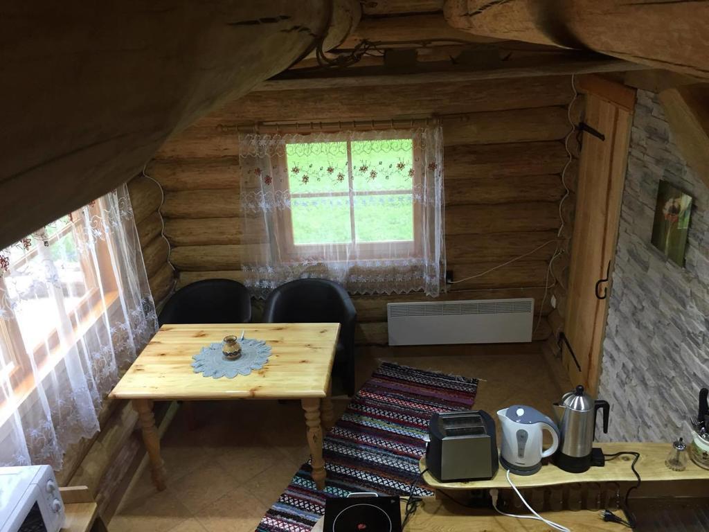 Ala-Laugu Holiday Home Leisi Buitenkant foto